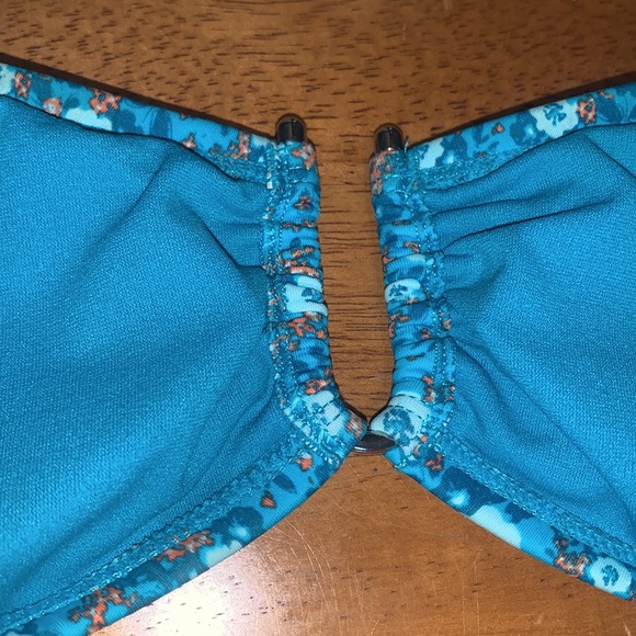 🌻5/$15Kirra Sz Large strapless bikini top and Rue Bleu Sz Large contrasting bo… - Picture 6 of 9